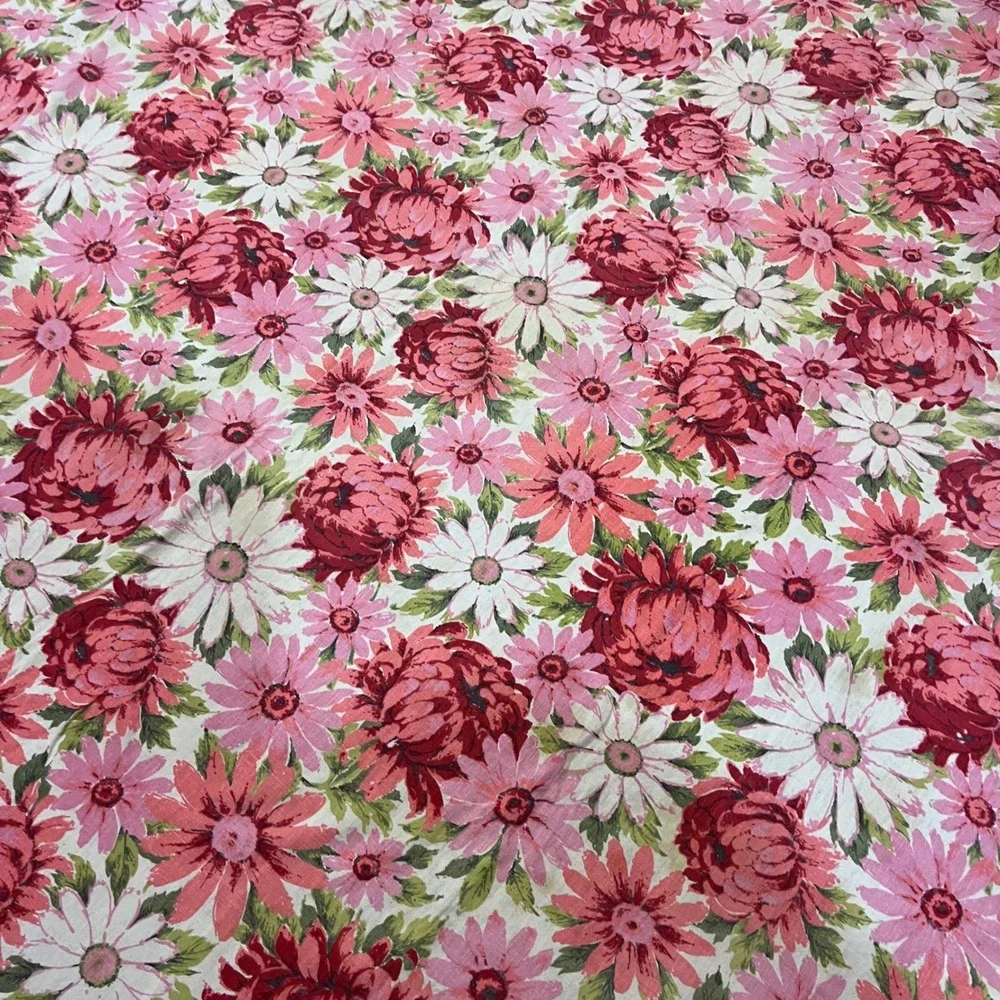 Vtg Floral Tablecloth Rectangle 74x60 Pink Red Daisy Chrysanthemum Linen Retro